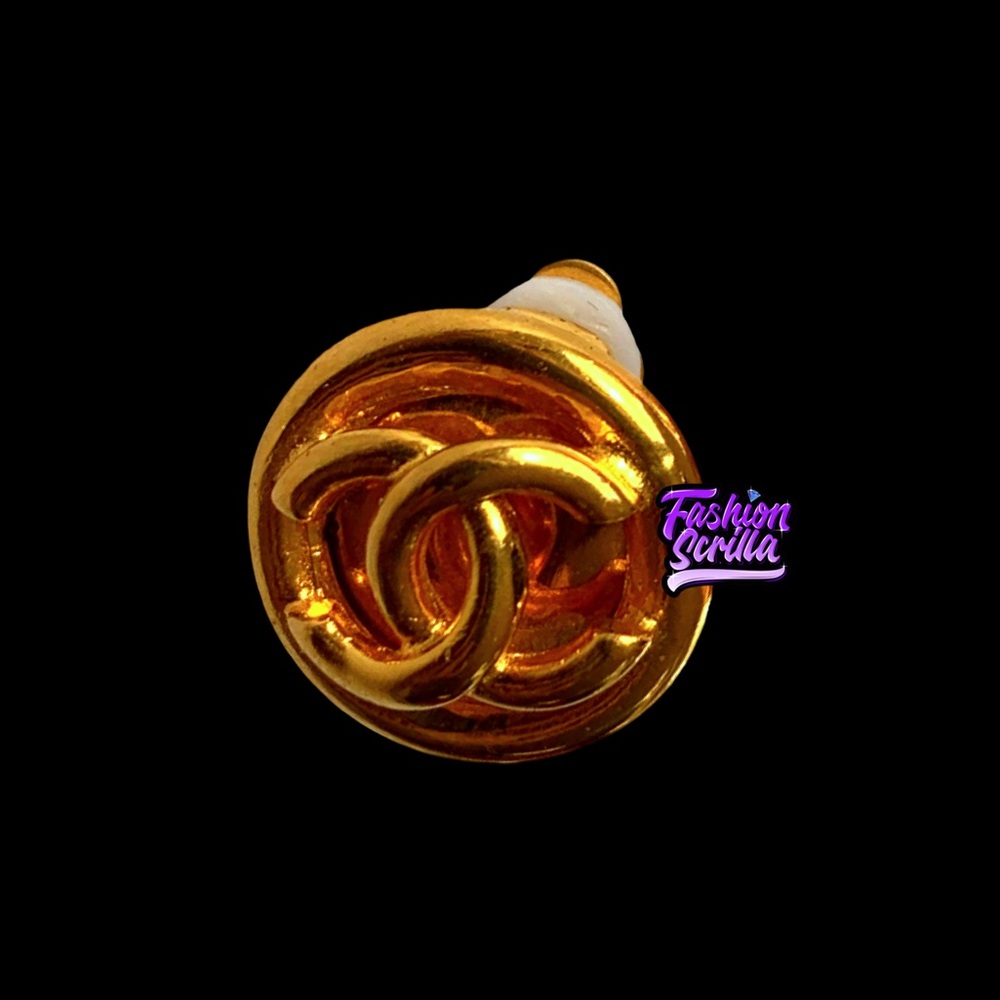 Chanel Vintage Gold Signature CC Monogram Logo Clip On Earrings - Picture 6 of 11